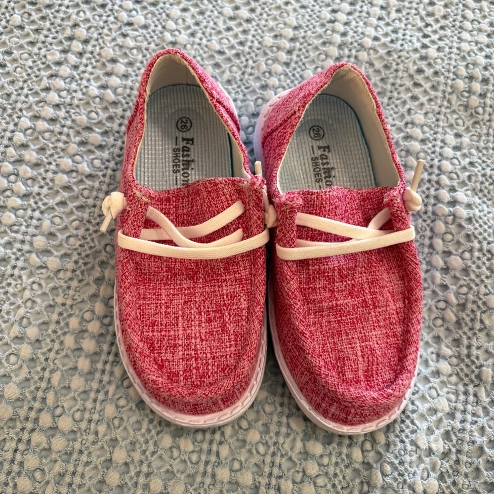 ☀️Get Ready for SUMMER☀️ Kids Slip-Ons in Pink